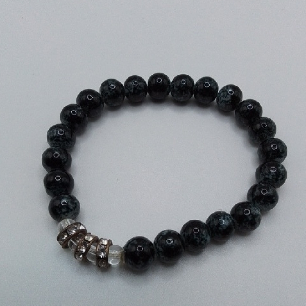 Elegant Black Beaded Bracelet with Silver Accents